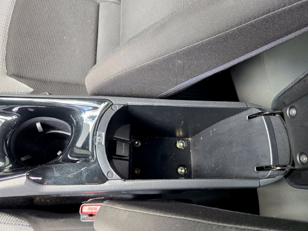 Used 2019 Toyota C-HR XLE FWD image 28