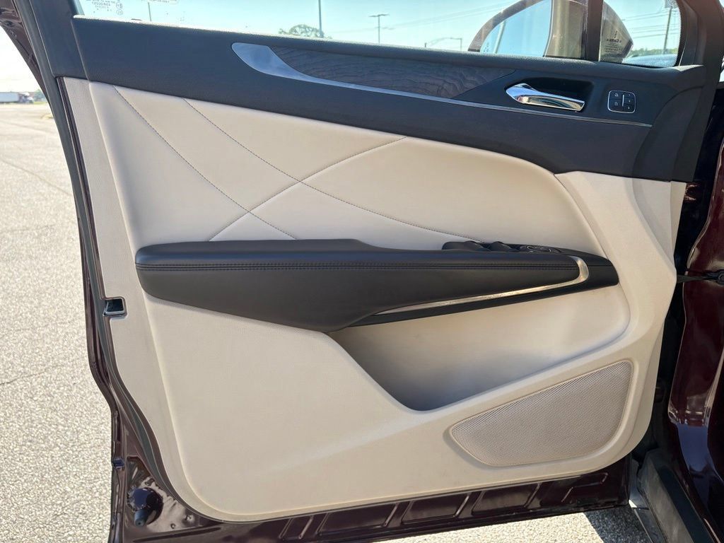 Used 2018 Lincoln MKC Reserve w/ Lincoln MKC Climate Package AWD/4WD image 14