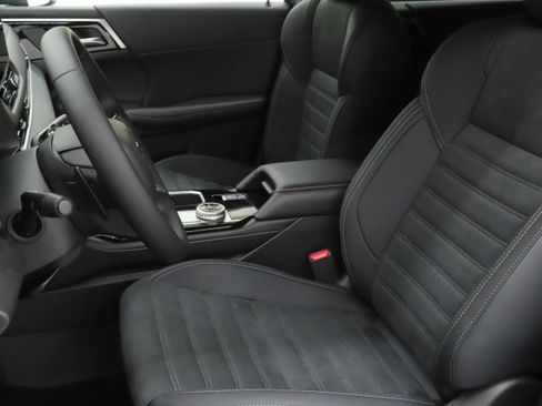 New 2026 Mitsubishi Outlander LE FWD image 11