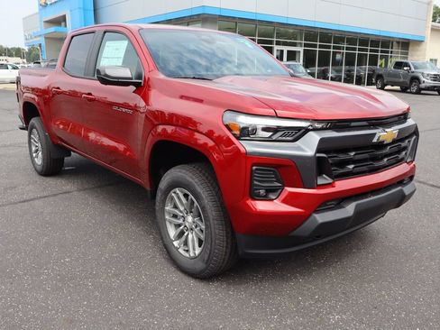 New 2026 Chevrolet Colorado LT w/ LT Convenience Package AWD/4WD image 2