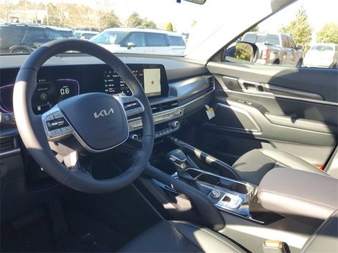 New 2025 Kia Telluride S image 13