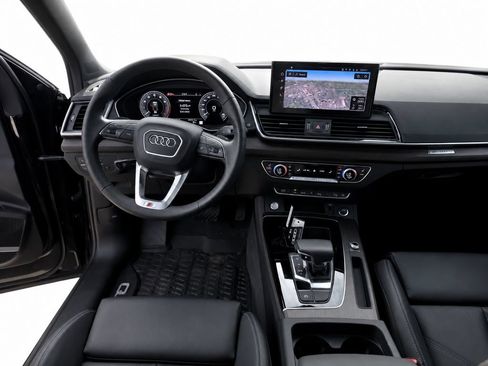 Used 2025 Audi Q5 e Premium Plus w/ Premium Plus Package AWD/4WD image 3