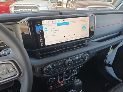 New 2025 Jeep Wrangler Unlimited Rubicon w/ Steel Bumper Group image 15