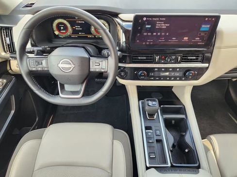 Used 2026 Nissan Pathfinder SL FWD image 27