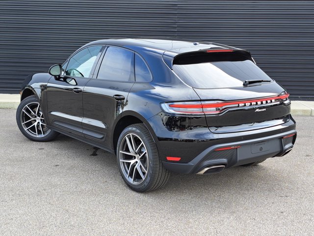 Used 2026 Porsche Macan AWD/4WD image 3