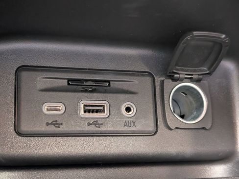 Used 2022 Chevrolet Equinox RS w/ RS Leather Package image 34