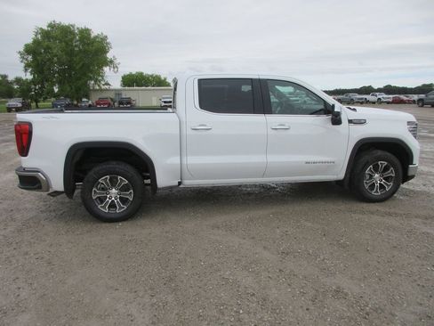 New 2026 GMC Sierra 1500 SLT AWD/4WD image 3