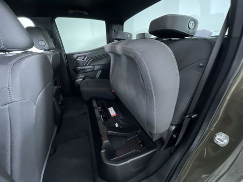 Used 2024 GMC Canyon Elevation image 21