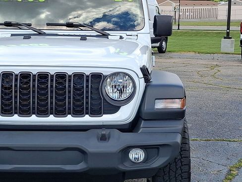 Used 2024 Jeep Wrangler Unlimited Sport AWD/4WD image 27
