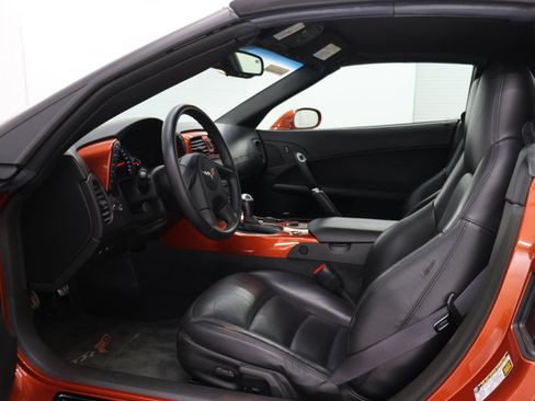 Used 2005 Chevrolet Corvette Convertible w/ Preferred Equipment Group RWD image 8