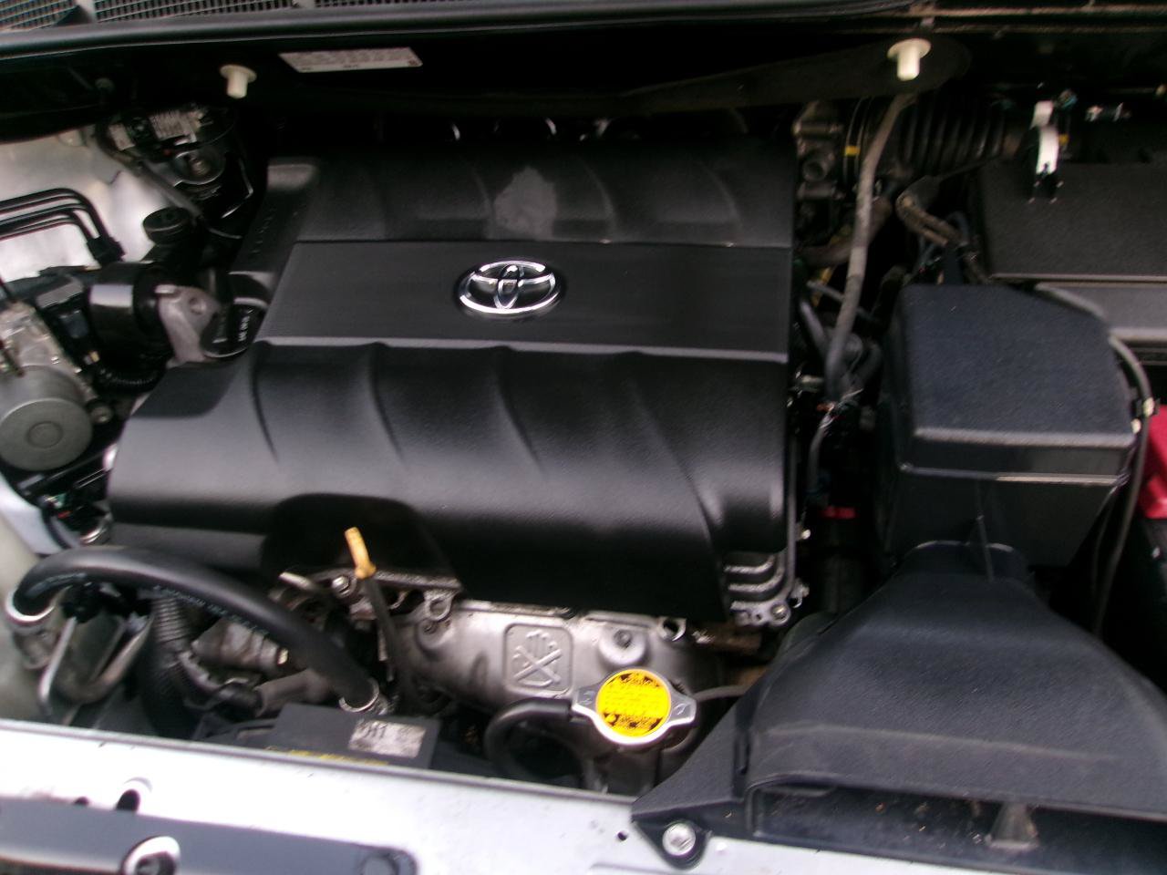 Used 2016 Toyota Sienna XLE Premium FWD image 19
