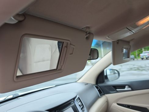 Used 2018 Hyundai Tucson SE AWD/4WD image 13