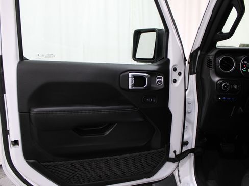 Used 2022 Jeep Wrangler Unlimited Sahara w/ Safety Group image 6