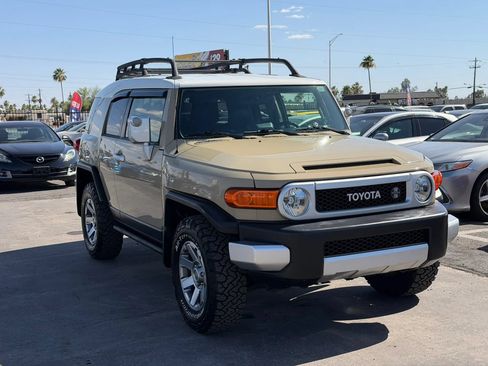 Used 2014 Toyota FJ Cruiser 4WD w/ Upgrade Package image 14