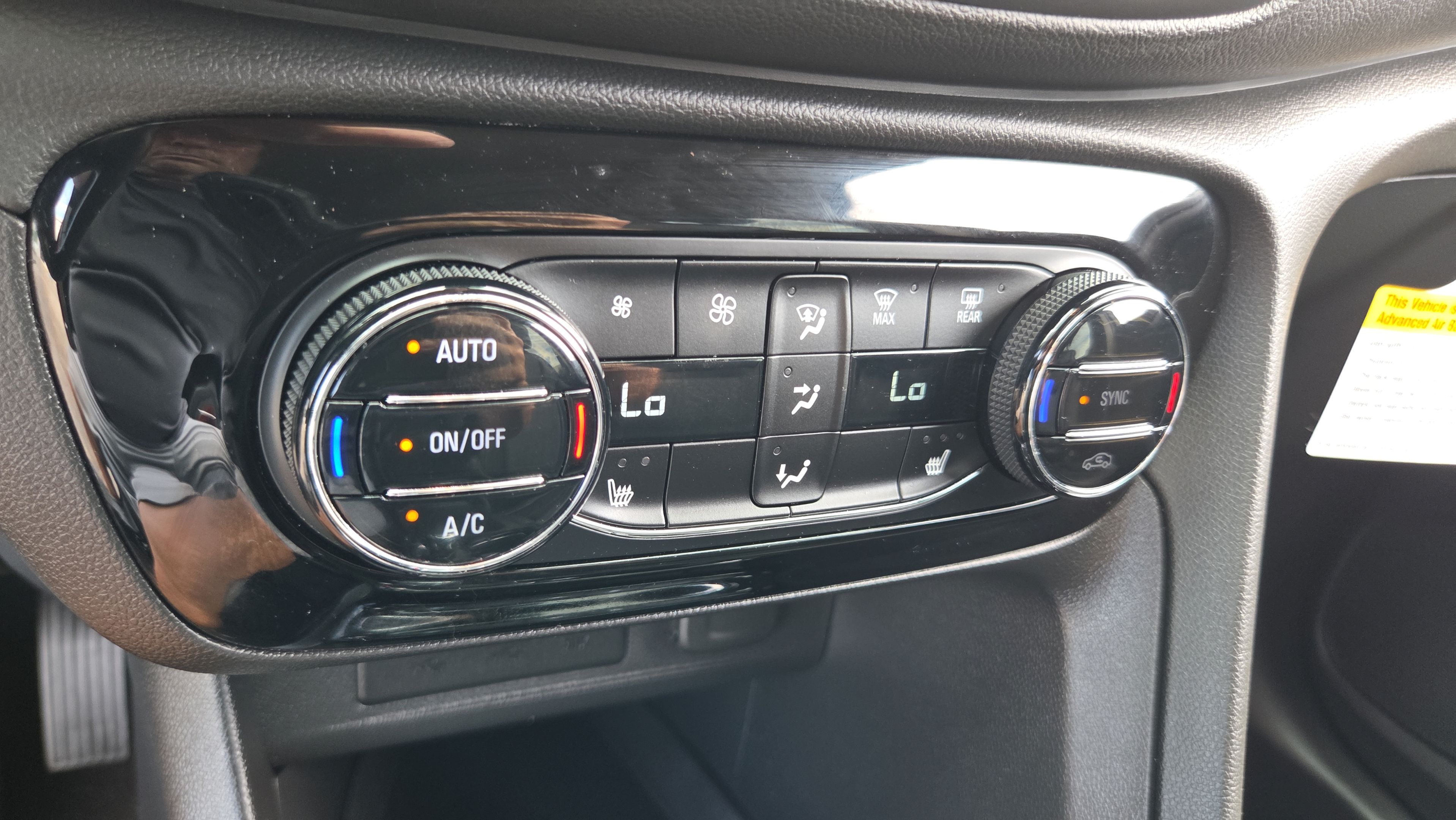 Used 2023 Buick Encore GX Essence w/ Experience Buick Package FWD image 21