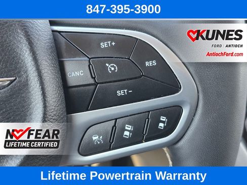 Used 2024 Chrysler Pacifica Touring-L image 44