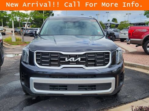 Used 2025 Kia Telluride S AWD/4WD image 3