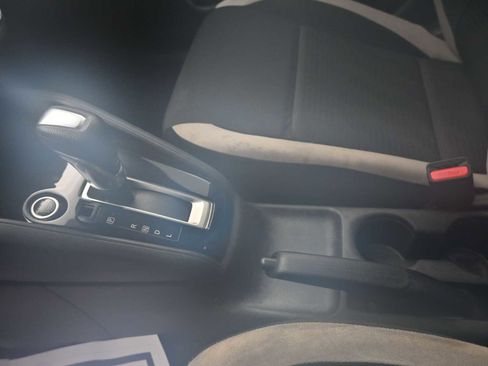 Used 2021 Nissan Versa SV image 14