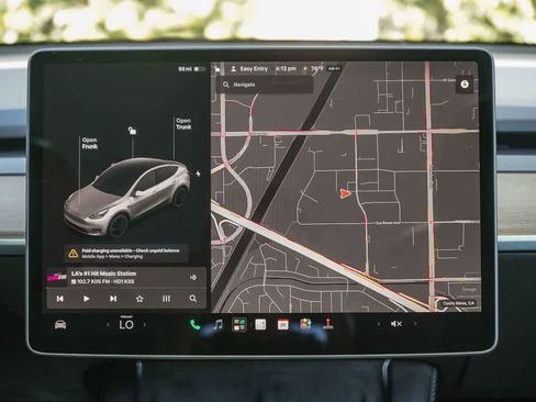 Used 2022 Tesla Model Y Performance AWD/4WD image 13