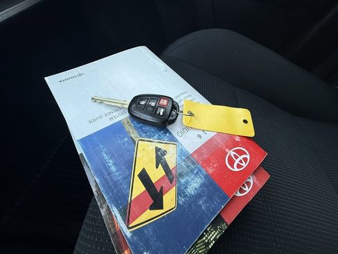 Used 2016 Toyota RAV4 XLE image 39