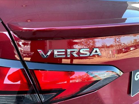 Used 2022 Nissan Versa SR w/ Trunk Package image 29