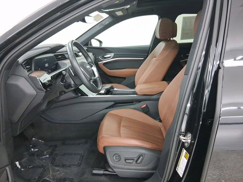 Used 2022 Audi e-tron Premium Plus w/ Premium Plus Package image 5