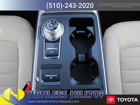 Used 2024 Ford Edge SE image 18