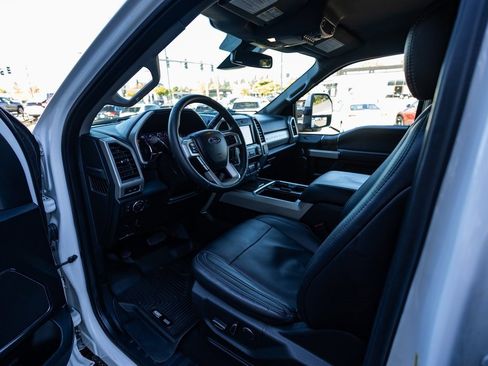 Used 2019 Ford F250 Lariat w/ Lariat Ultimate Package image 28