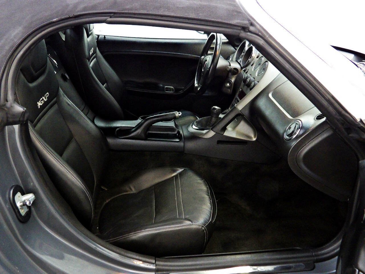 Used 2008 Pontiac Solstice GXP w/ Premium Package RWD image 11