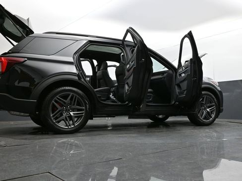 New 2026 Ford Explorer ST w/ Sun And Sound Package image 38