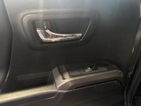 Used 2021 Toyota Tacoma TRD Sport image 29