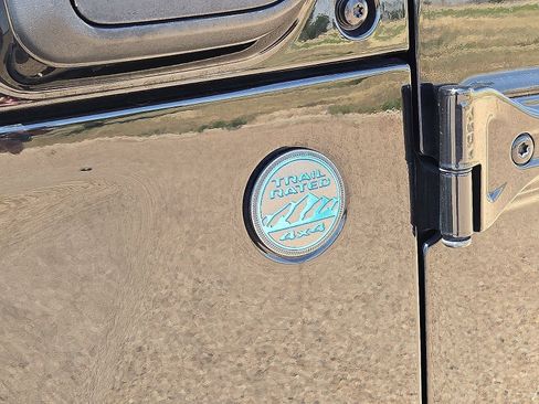 Used 2023 Jeep Wrangler Unlimited AWD/4WD image 12