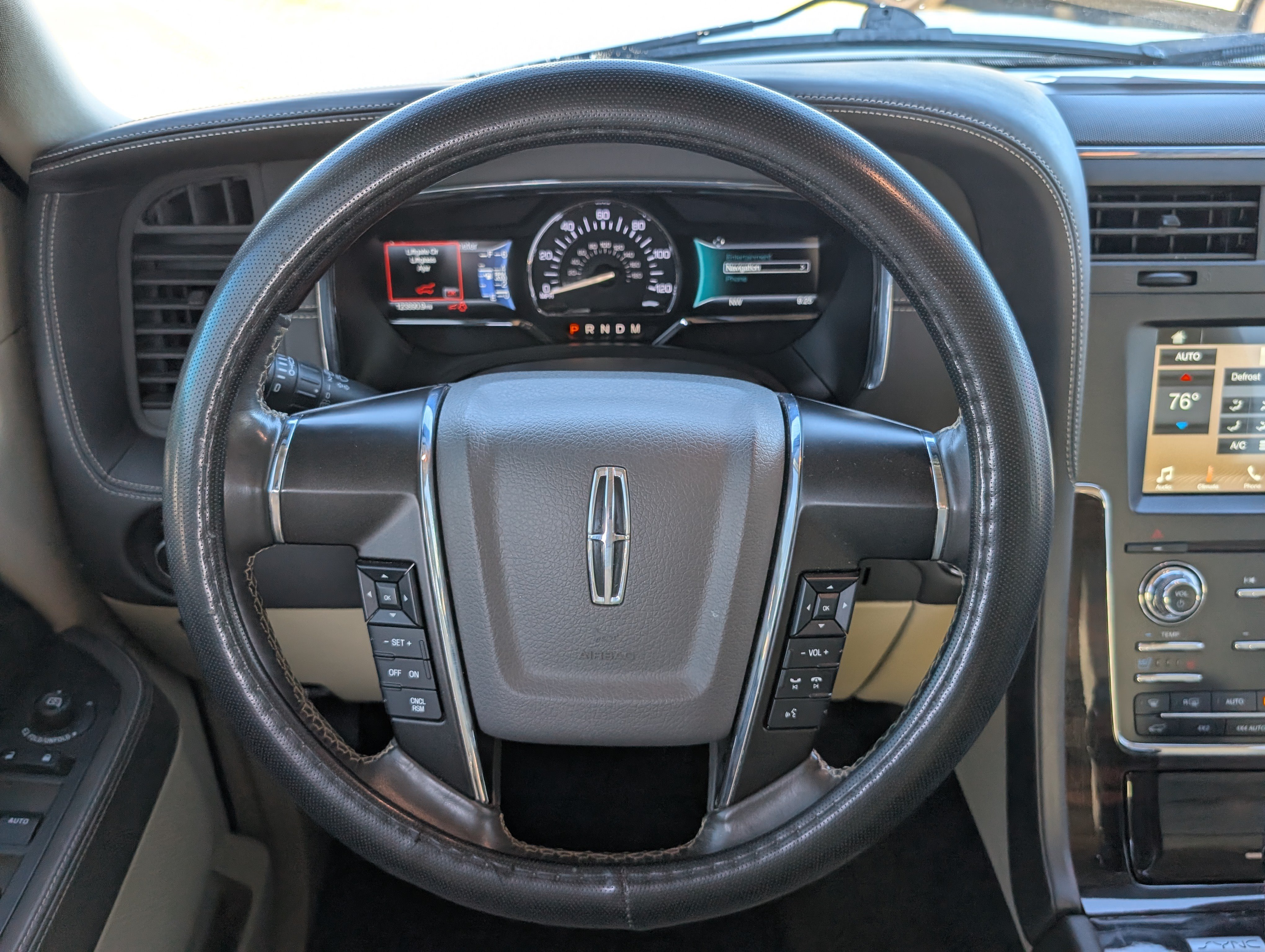 Used 2017 Lincoln Navigator Reserve AWD/4WD image 13