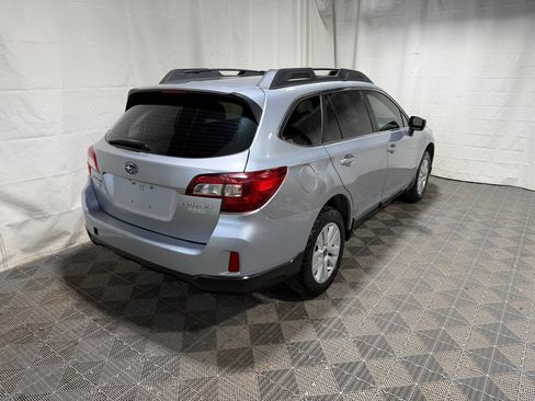Used 2017 Subaru Outback 2.5i image 6