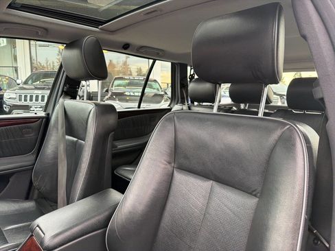 Used 2000 Mercedes-Benz E 320 4MATIC Wagon image 34