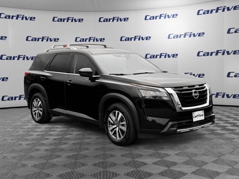 Used 2025 Nissan Pathfinder SL AWD/4WD image 8