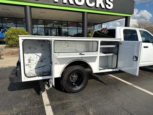 Used 2024 RAM 3500 Tradesman w/ Chrome Appearance Group AWD/4WD image 21