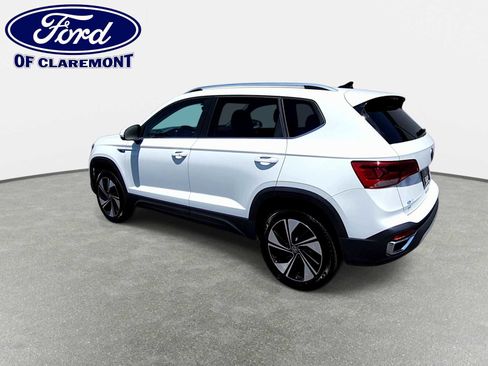 Used 2024 Volkswagen Taos SE AWD/4WD image 6