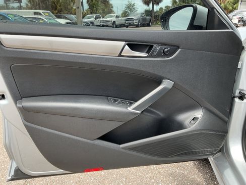 Used 2021 Volkswagen Passat 2.0T SE image 13