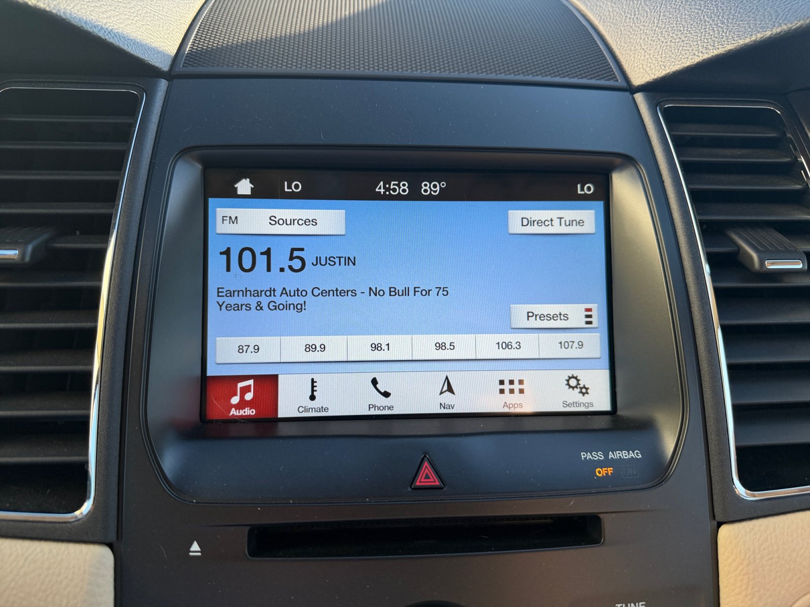 Used 2018 Ford Taurus SEL w/ Equipment Group 201A FWD image 23
