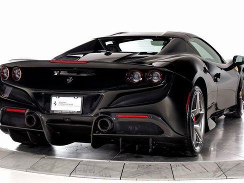 Certified 2021 Ferrari F8 Tributo image 12