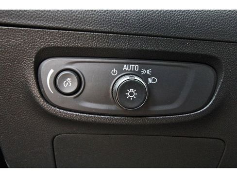 Used 2024 Buick Encore GX Sport Touring FWD image 8
