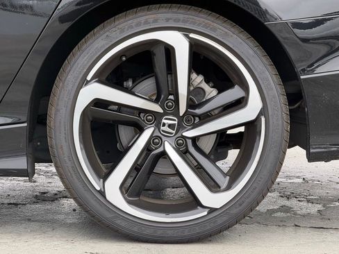 Used 2019 Honda Accord Sport image 3