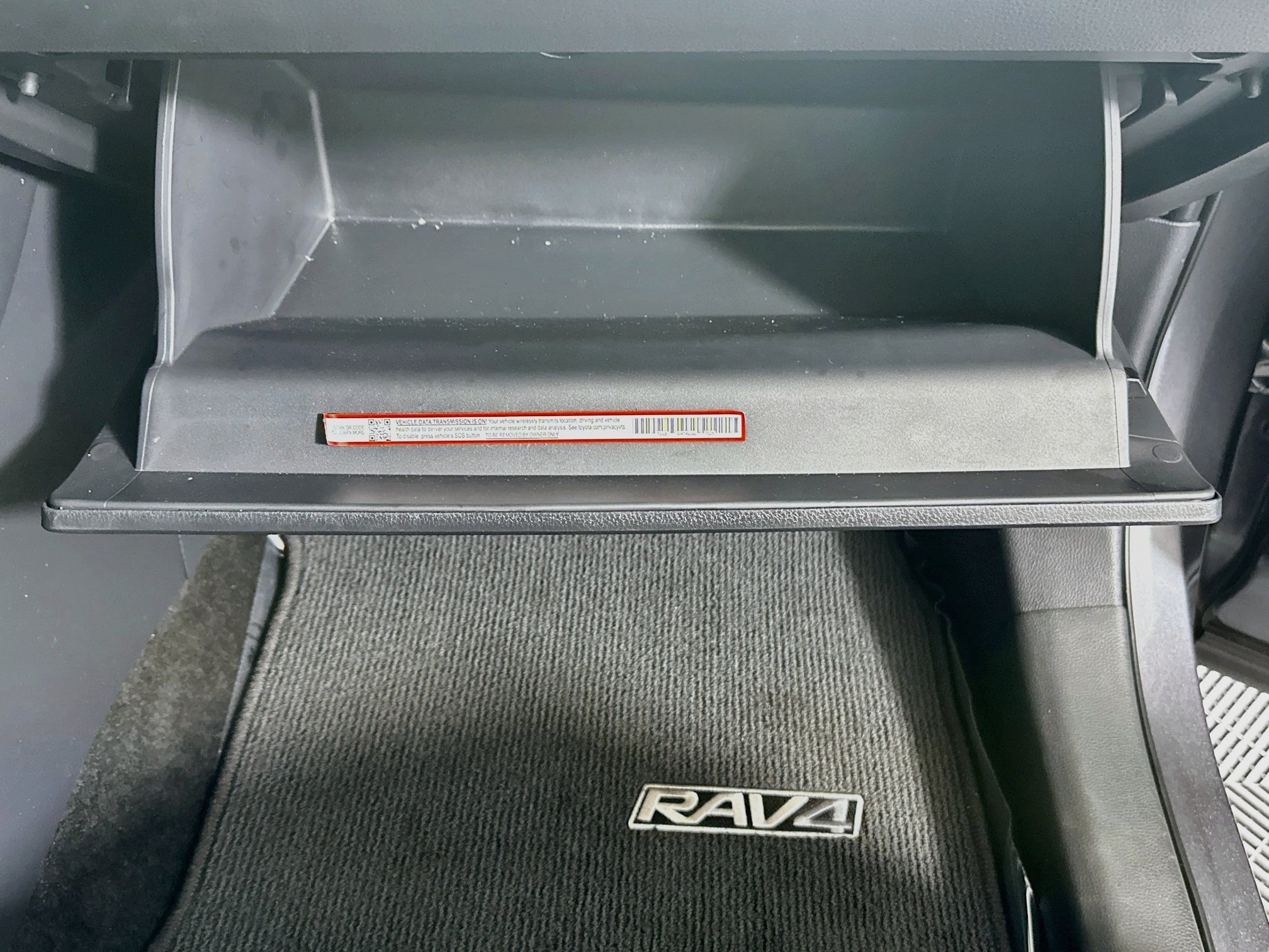 Certified 2025 Toyota RAV4 LE FWD image 31