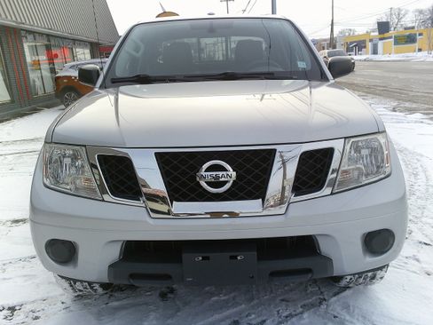 Used 2018 Nissan Frontier SV image 18