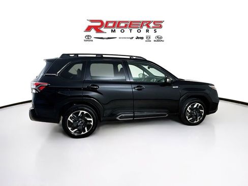 Used 2025 Subaru Forester Limited w/ Popular Package AWD/4WD image 9