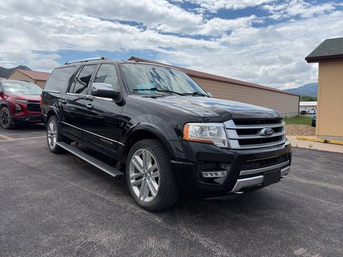Used 2017 Ford Expedition Max Platinum AWD/4WD image 4