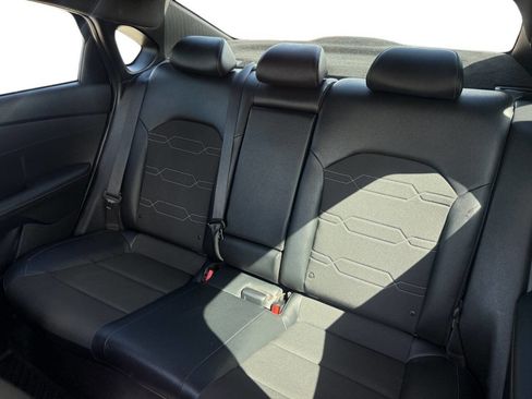 Used 2021 Kia Forte GT-Line image 9