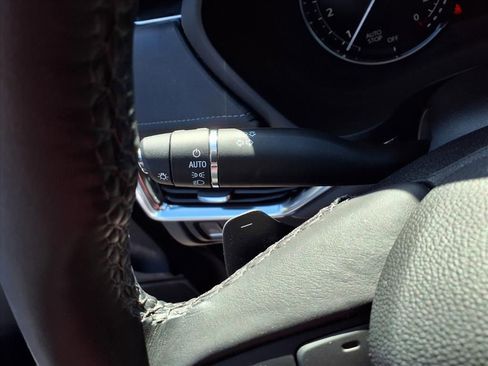 Used 2023 Cadillac XT4 Luxury w/ Cold Weather Package image 11