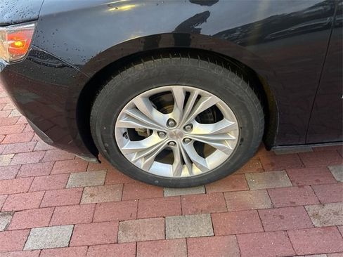 Used 2015 Chevrolet Impala LT image 2